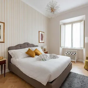 Colosseum 10steps Away, Marco Aurelio Luxury House , Rome Italy